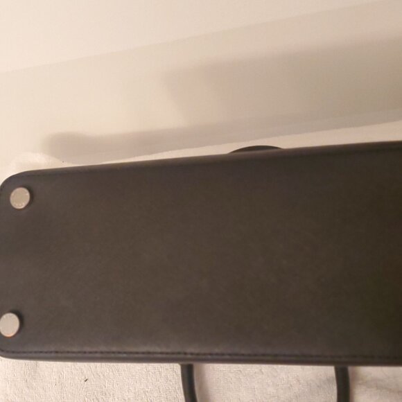 Michael Kors purse bag cross body and a red wallet - Picture 4 of 7